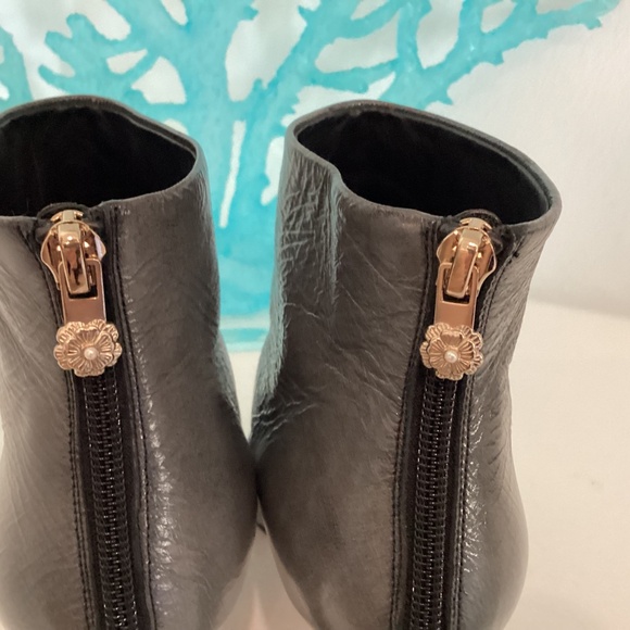 Chanel Black & Gray Patent Leather Interlocking CC Logo Ankle Boots Size 37.5 - Picture 15 of 16